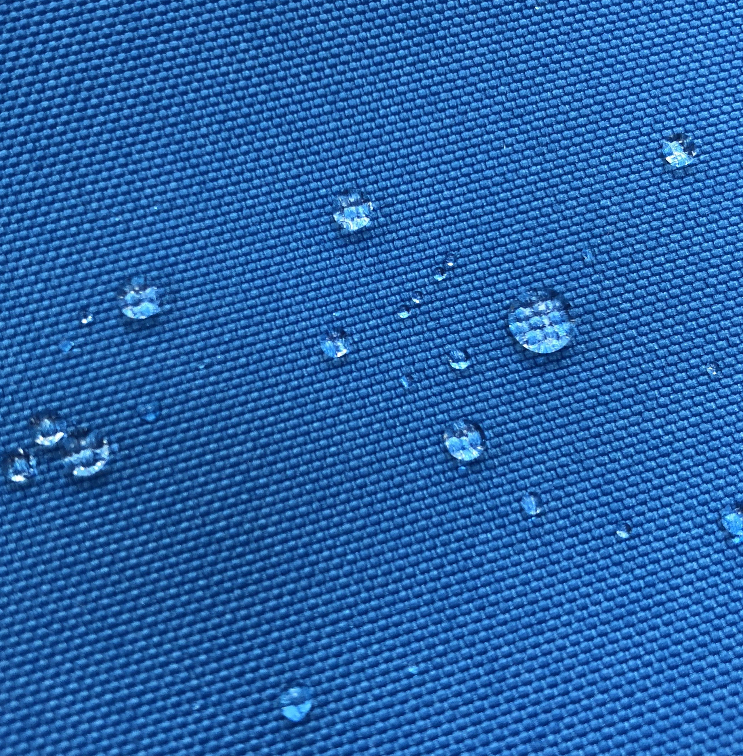 wodoodporna tkanina poliestrowa Oxford 600D z podkładem z PU. Do toreb plecakowych na wędrówki